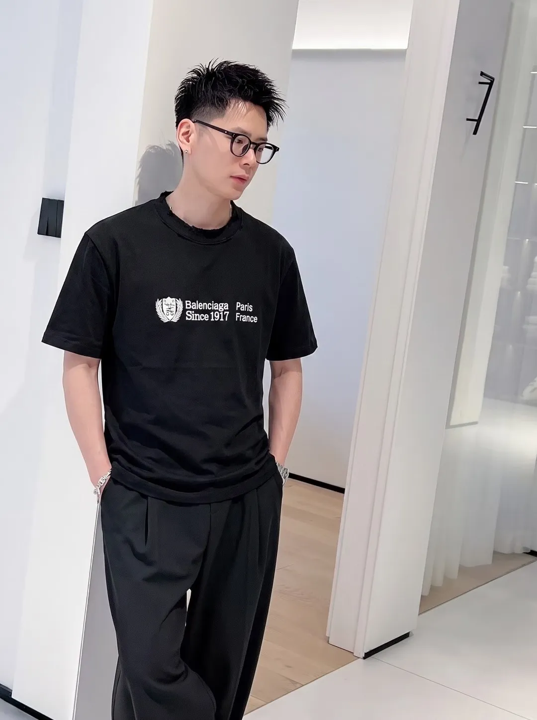 P100✨🔥 [BALENCIAGA] 2026FW short-sleeved T-shirt Premium 26s double yarn 300g fabric embroidery fraying process Color: Black White Green Size: S M L XL 2XL